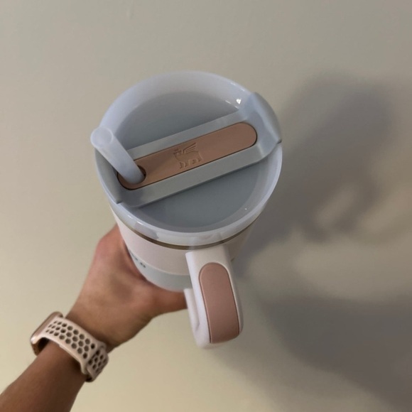 (NWT) Stanley 40 oz. Quencher H2.0 FlowState Tumbler in Rose Quartz - Picture 5 of 16